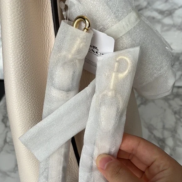 NWT ❇️Coach pebble leather Charlie bucket bag - Picture 9 of 12